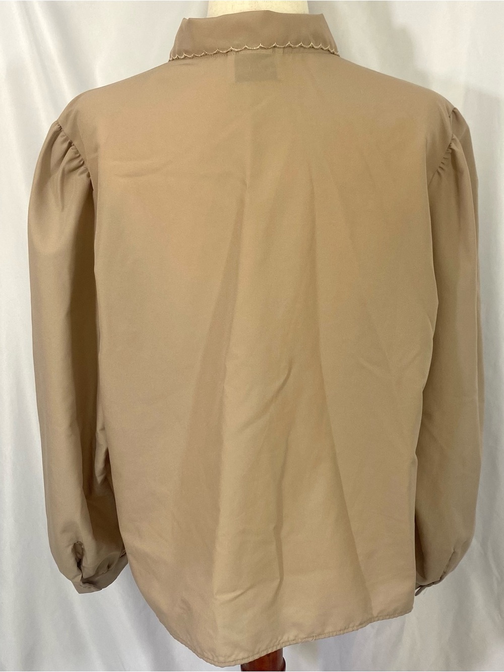 Vintage 80’s Lady Manhattan Tan Long Sleeve Blouse XL - Picture 6 of 7